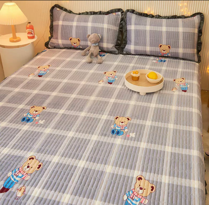 غطاء سرير مخملي غطاء سرير حصير من ثلاث قطع ملاءه وزوج من اكياس الوسائد